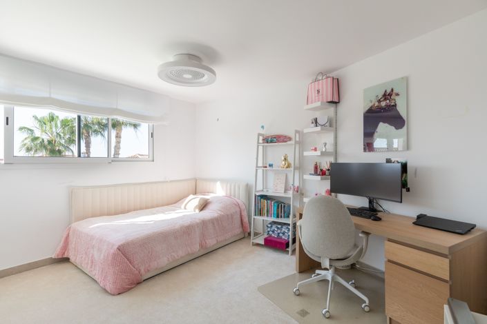 Image No.23-3 Bed Apartment for sale