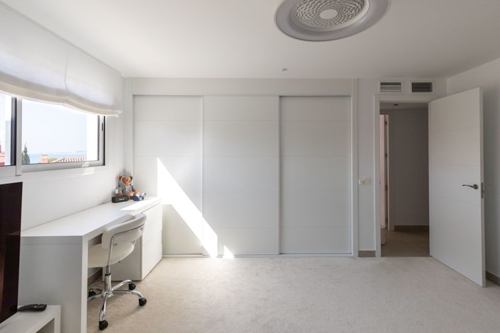 Image No.24-3 Bed Apartment for sale