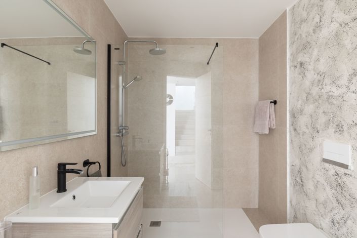 Image No.25-3 Bed Apartment for sale