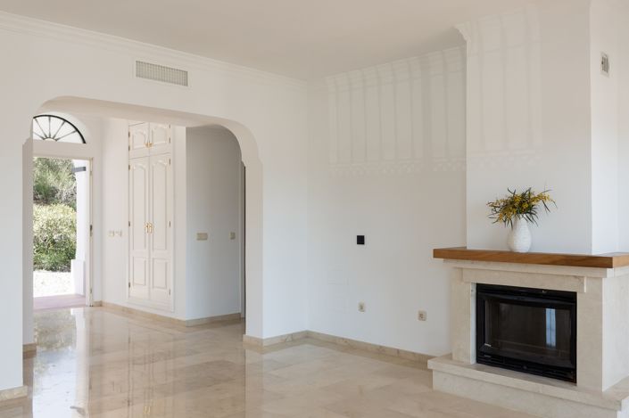 Image No.3-6 Bed House for sale