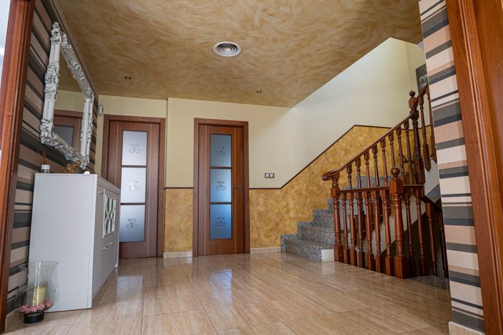 Image No.10-4 Bed House for sale