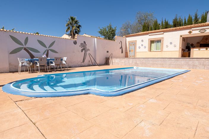 Image No.3-4 Bed House for sale