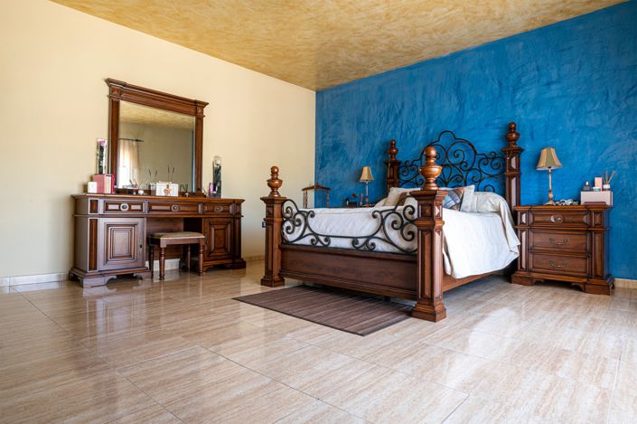 Image No.30-4 Bed House for sale