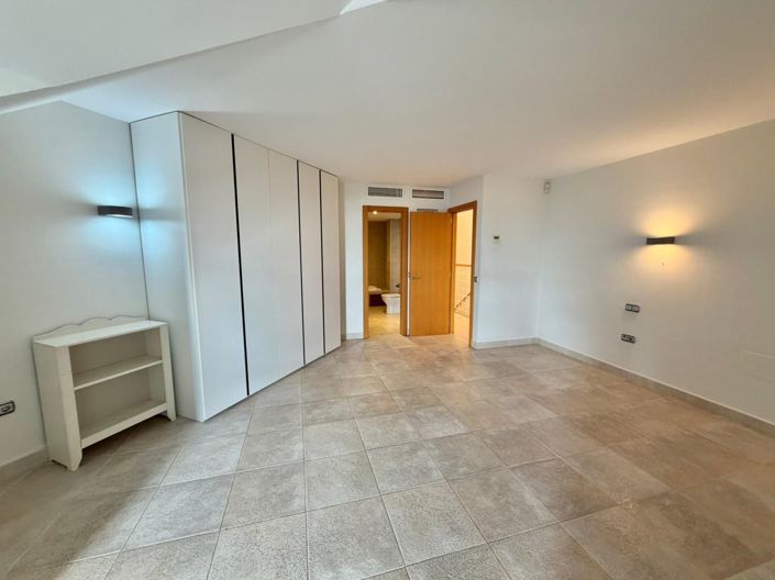 Image No.17-3 Bed Penthouse for sale