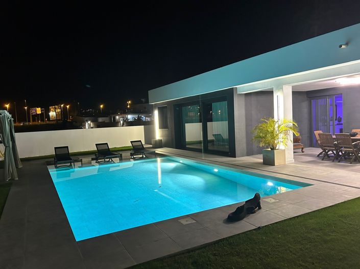 Image No.8-3 Bed Villa for sale