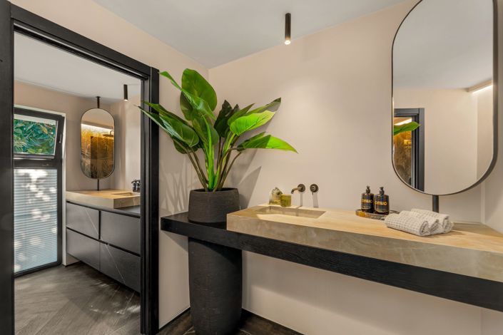 Image No.13-4 Bed House for sale