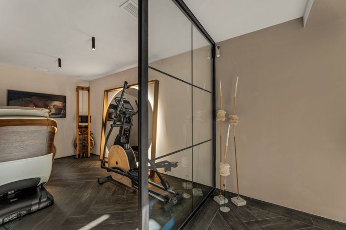 Image No.18-4 Bed House for sale