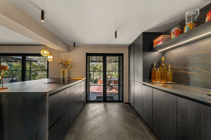 Image No.9-4 Bed House for sale