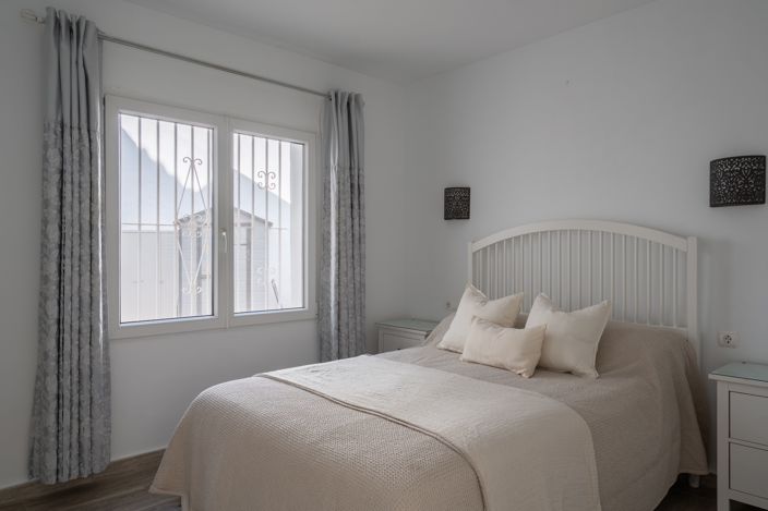 Image No.15-2 Bed Apartment for sale