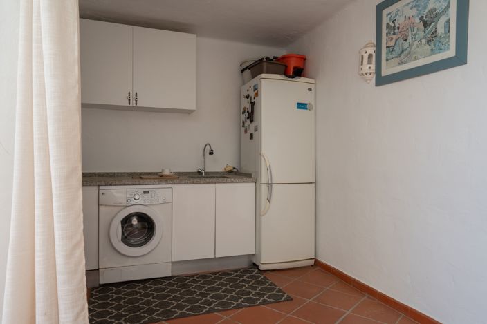 Image No.25-2 Bed Apartment for sale