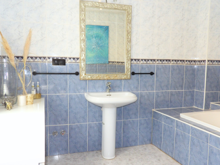 Image No.8-2 Bed Townhouse for sale