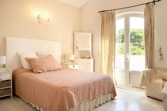 Image No.18-3 Bed House for sale