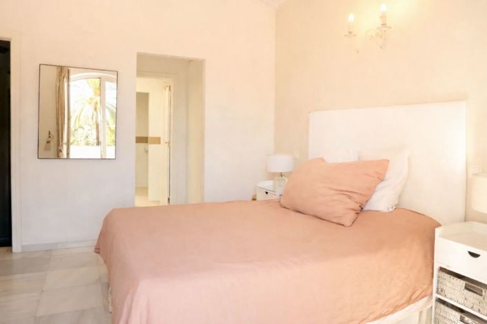 Image No.19-3 Bed House for sale