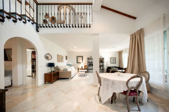 Image No.8-3 Bed House for sale