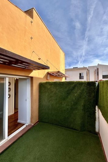 Image No.10-4 Bed Townhouse for sale