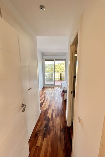 Image No.13-4 Bed Townhouse for sale