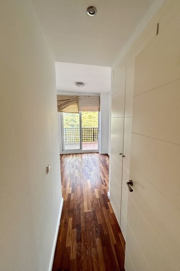 Image No.17-4 Bed Townhouse for sale