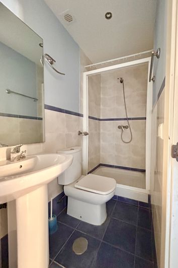 Image No.22-4 Bed Townhouse for sale