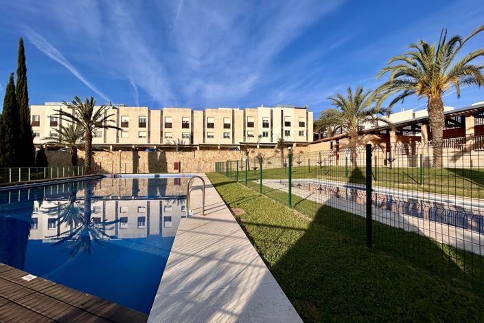 Image No.31-4 Bed Townhouse for sale