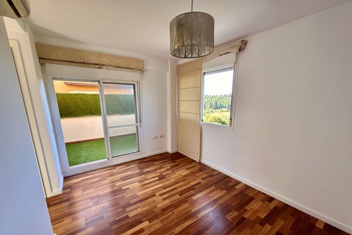 Image No.8-4 Bed Townhouse for sale