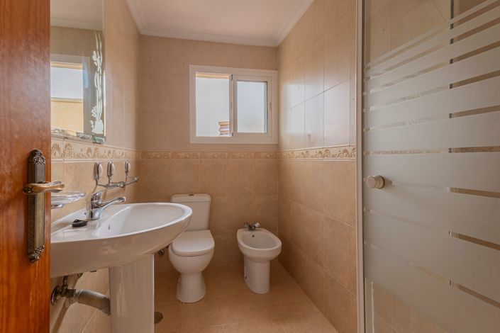 Image No.7-3 Bed Apartment for sale