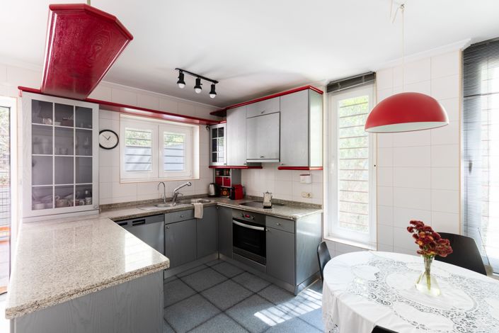 Image No.13-3 Bed House for sale