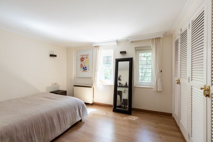 Image No.19-3 Bed House for sale