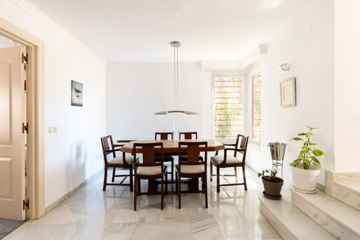 Image No.9-3 Bed House for sale