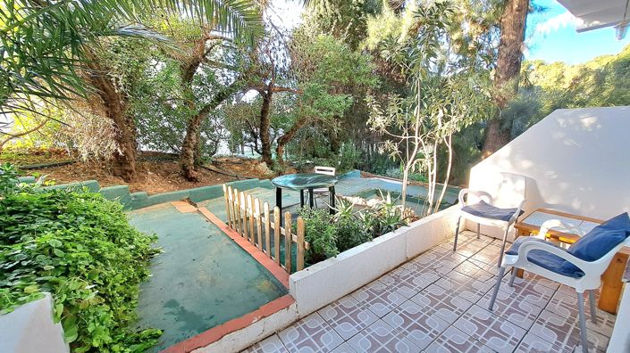 Image No.21-24 Bed Property for sale