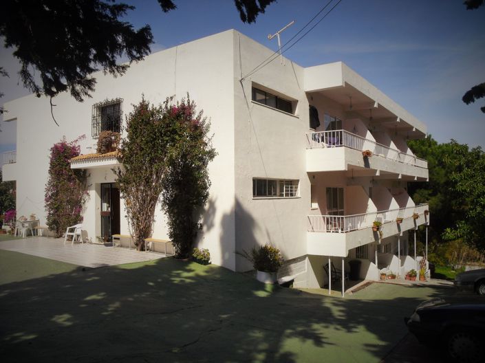 Image No.4-24 Bed Property for sale