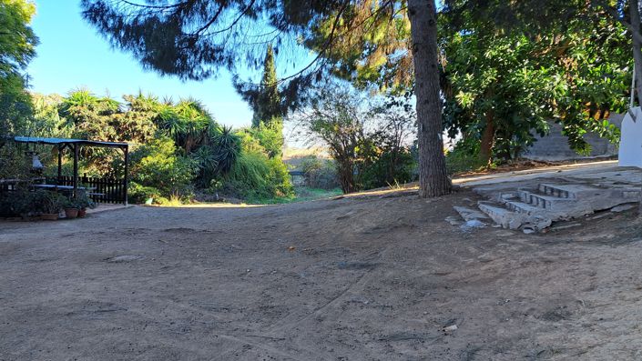 Image No.6-24 Bed Property for sale