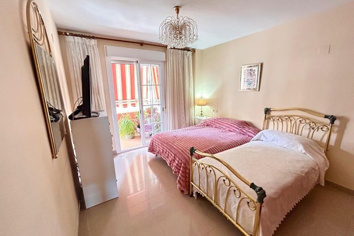 Image No.4-2 Bed Apartment for sale