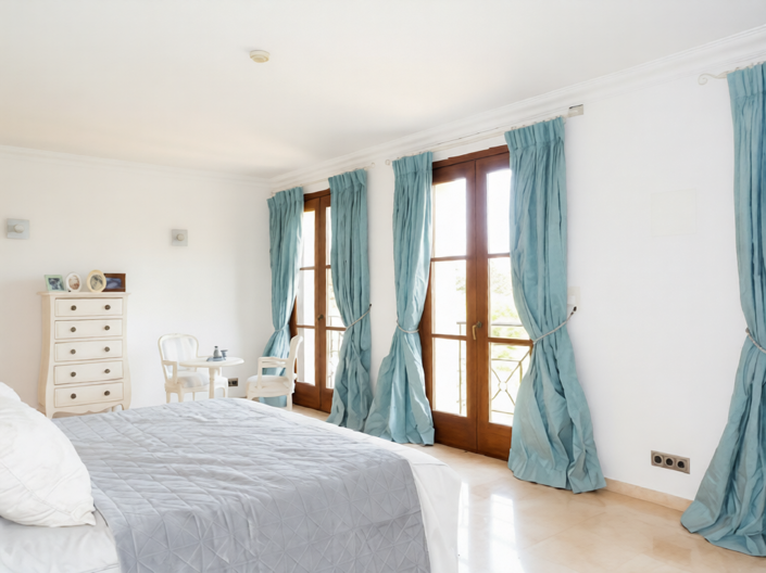 Image No.10-6 Bed Villa for sale