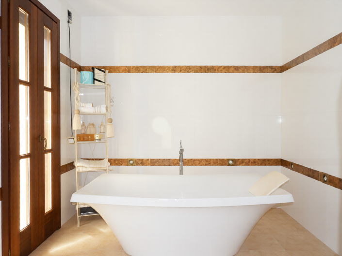 Image No.12-6 Bed Villa for sale