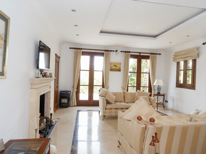 Image No.4-6 Bed Villa for sale