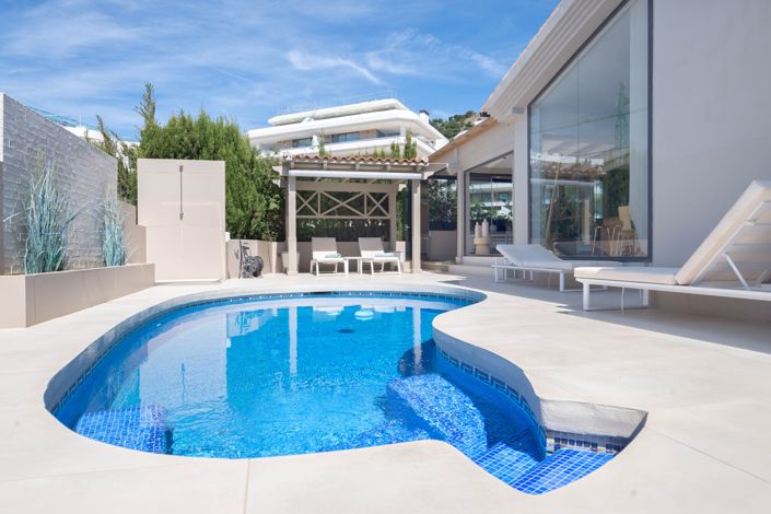 Image No.3-4 Bed Villa for sale