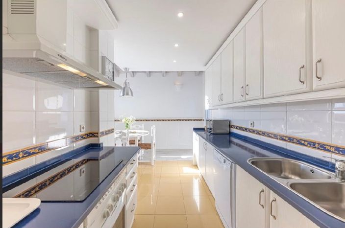 Image No.12-4 Bed Apartment for sale