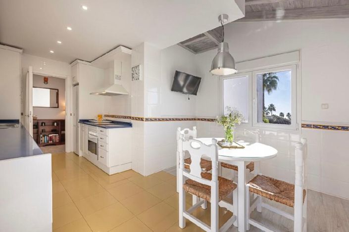 Image No.15-4 Bed Apartment for sale