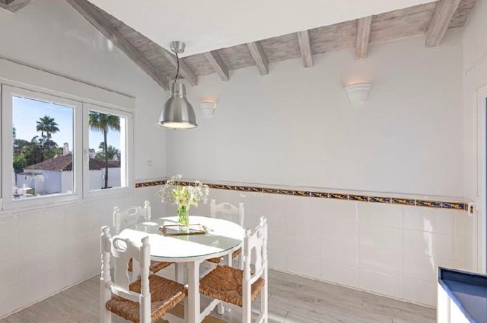 Image No.20-4 Bed Apartment for sale