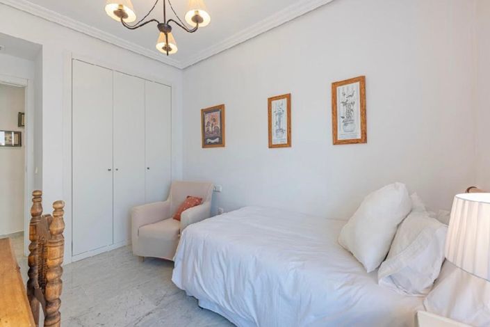 Image No.22-4 Bed Apartment for sale