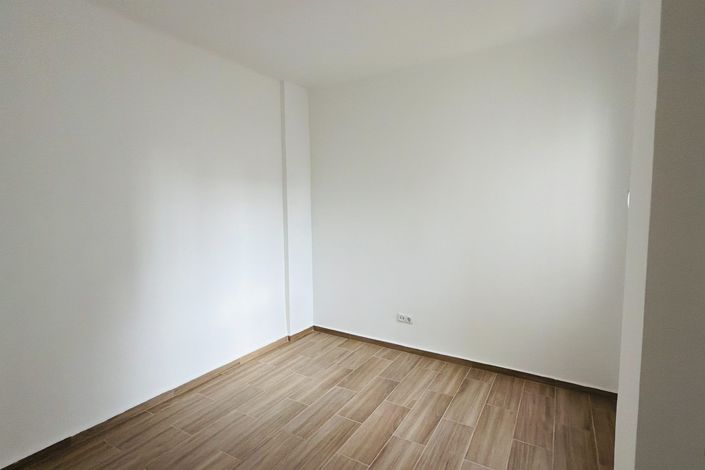 Image No.13-3 Bed Apartment for sale