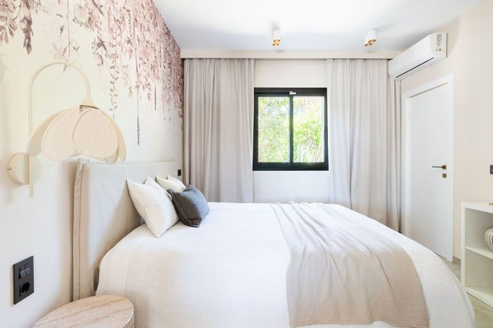 Image No.26-6 Bed Villa for sale