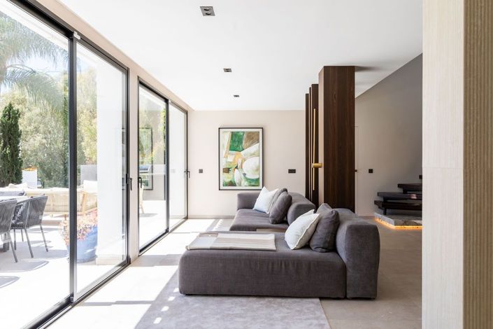 Image No.8-6 Bed Villa for sale