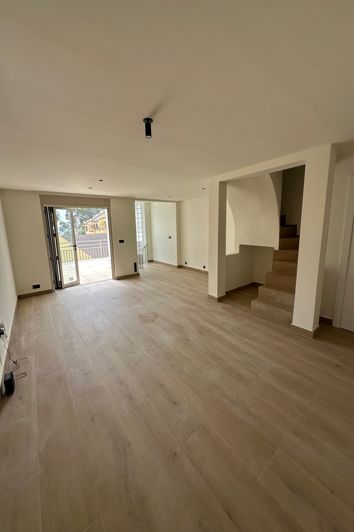Image No.22-4 Bed House for sale