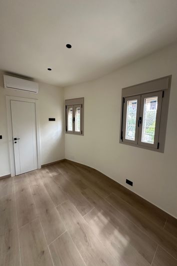 Image No.24-4 Bed House for sale