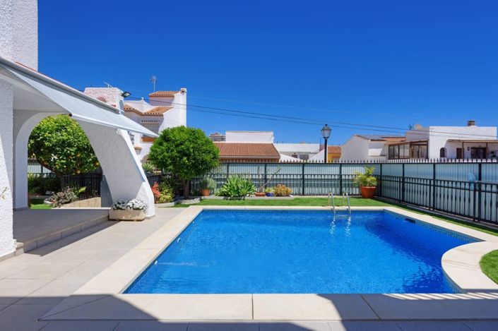 Image No.21-3 Bed House for sale
