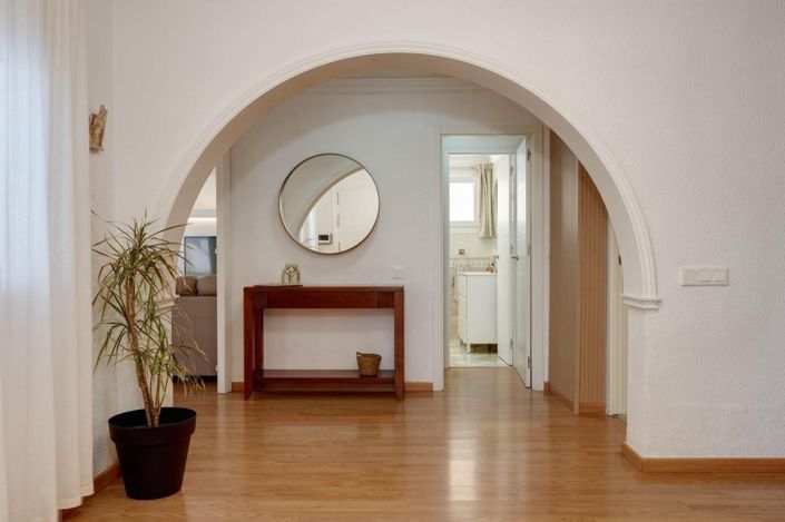 Image No.10-3 Bed House for sale