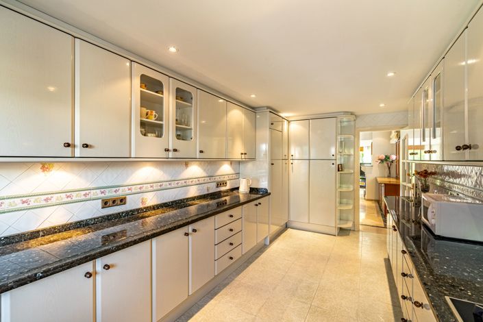 Image No.7-5 Bed Villa for sale