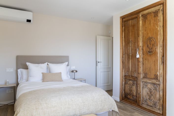 Image No.20-5 Bed House for sale