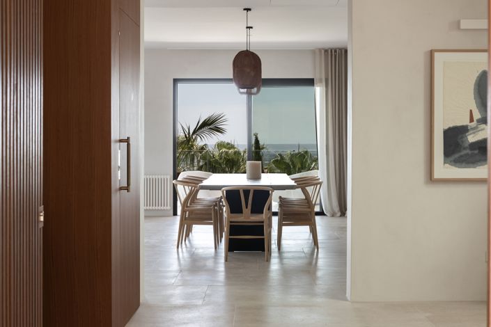 Image No.8-5 Bed House for sale